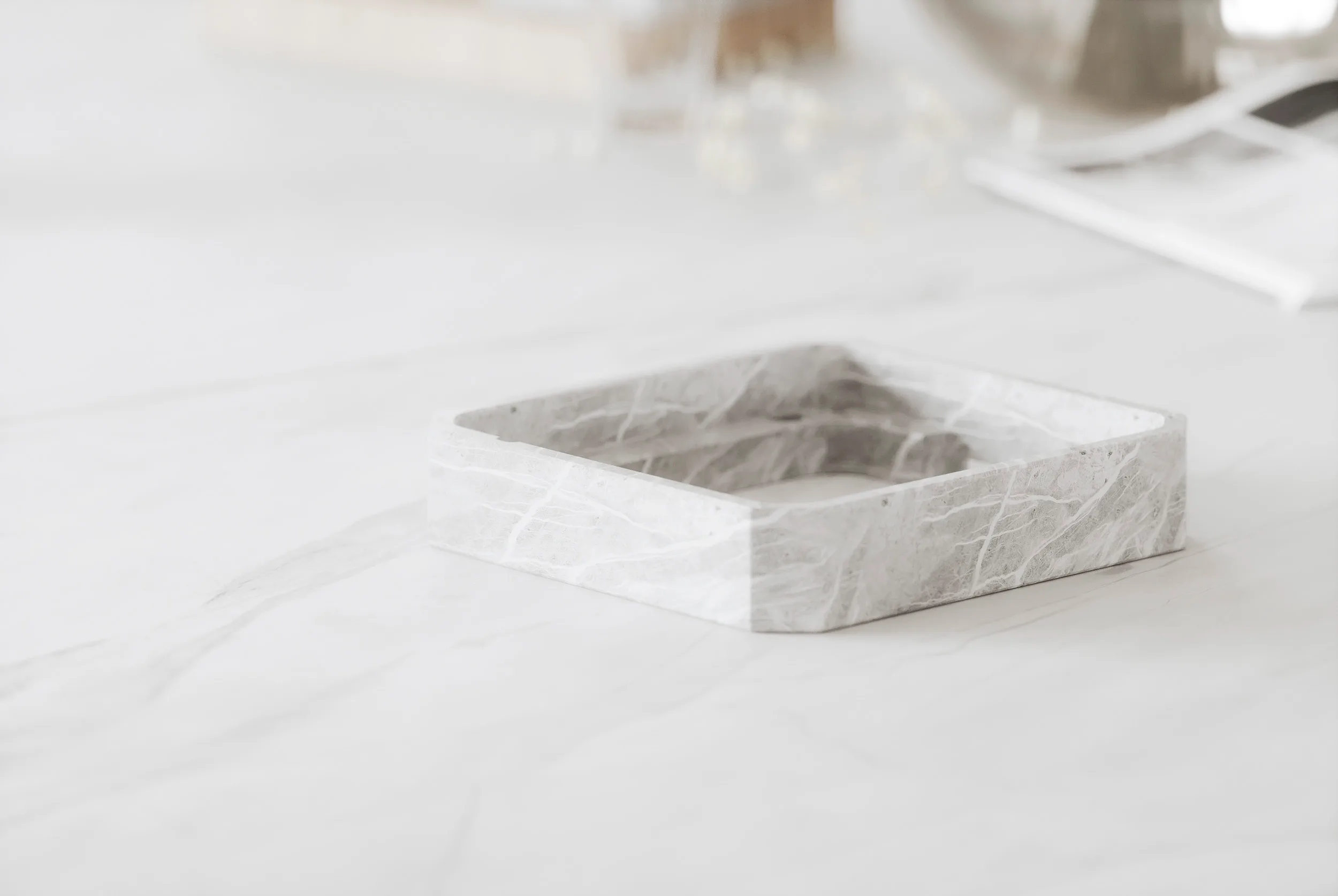 Подставка из натурального серного мрамора