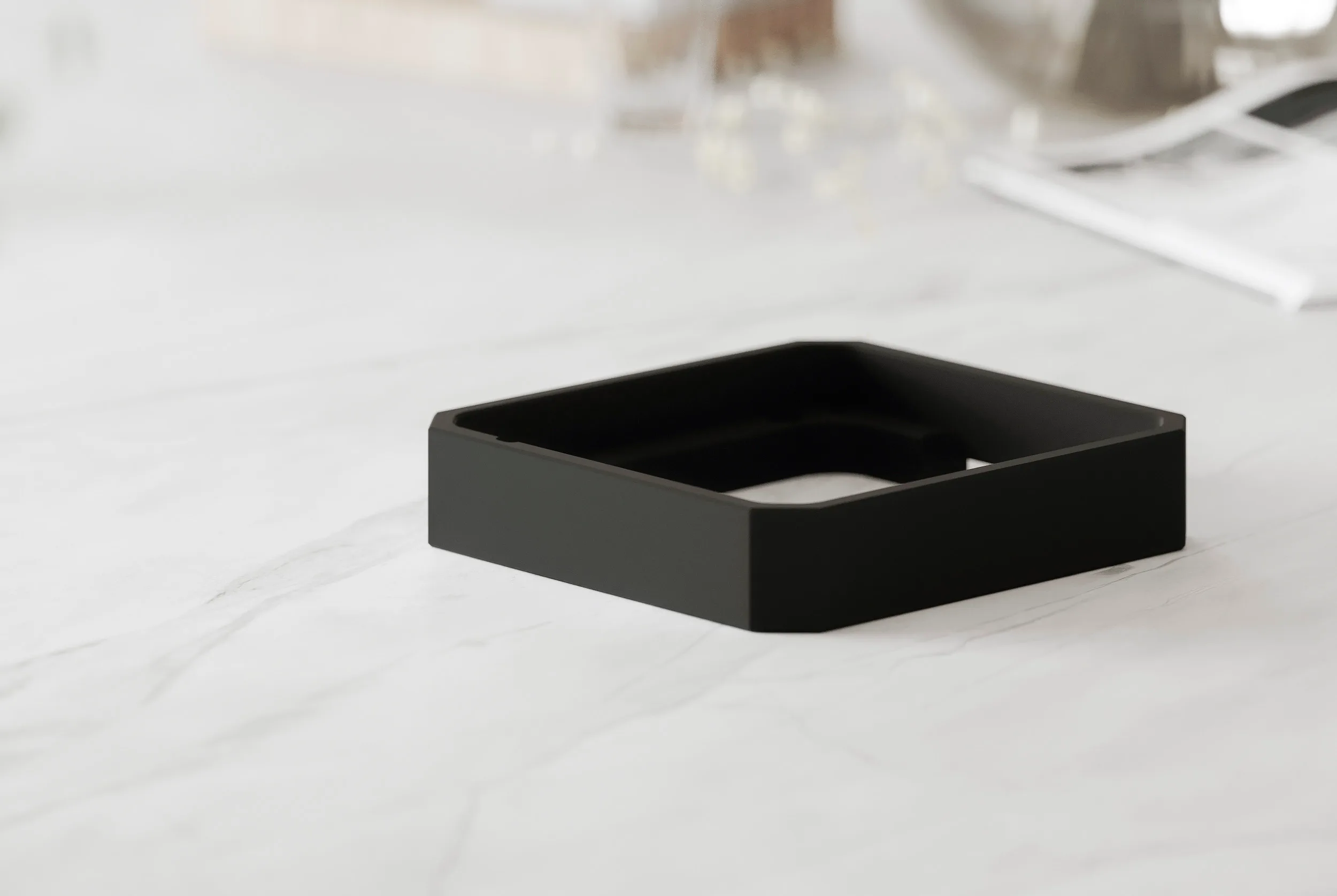 Подставка из алюминия Matt Obsidian с USB