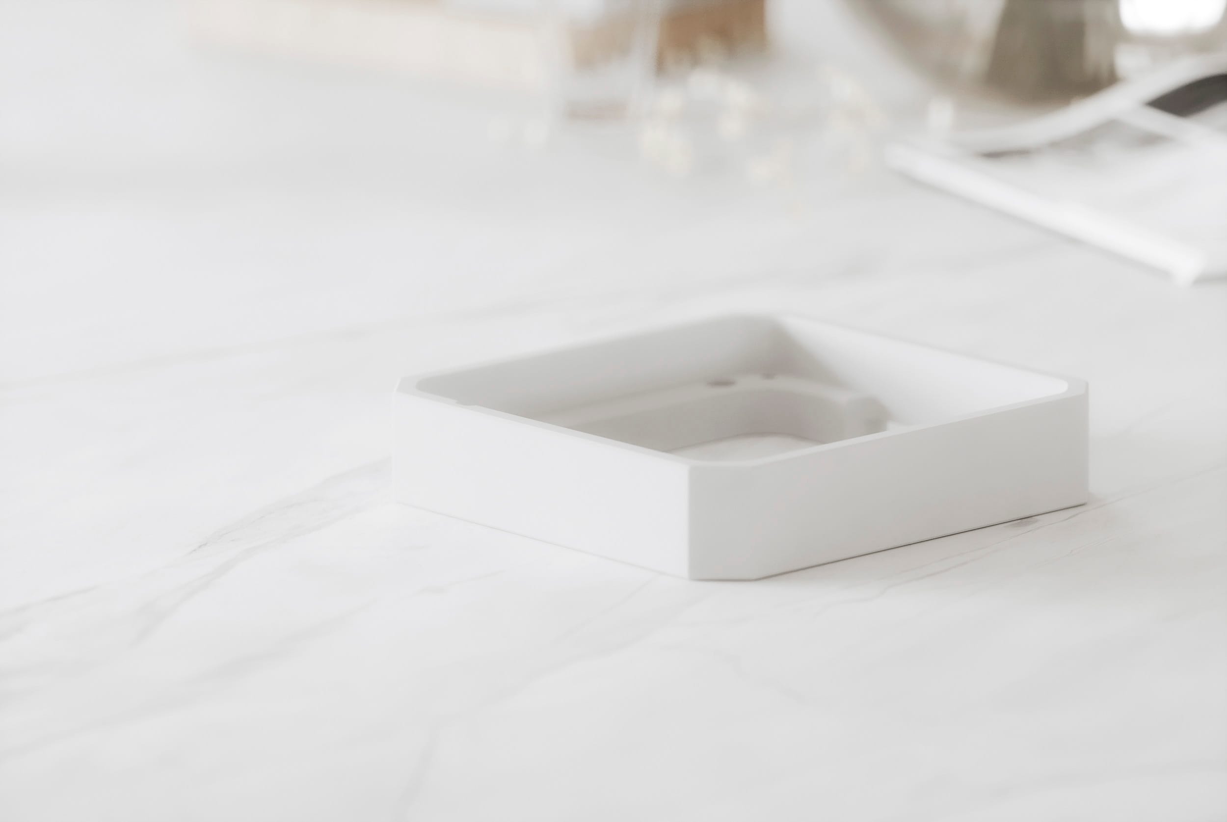 Подставка из алюминия White Obsidian с USB