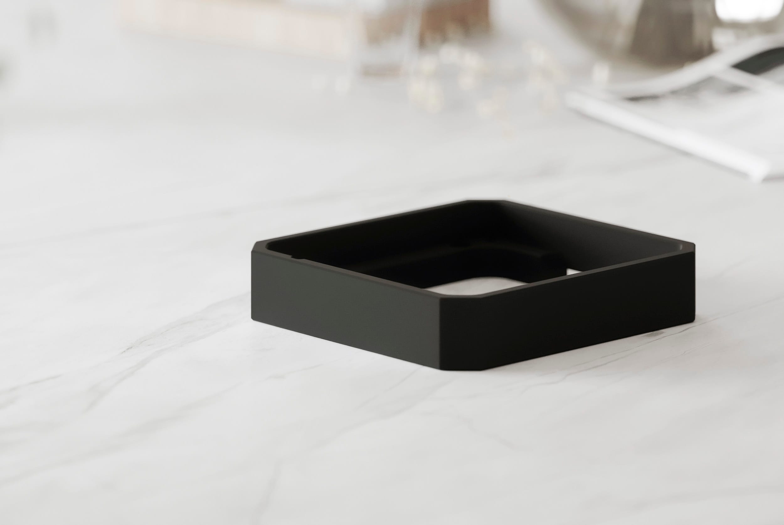 Подставка из алюминия Matt Obsidian с USB